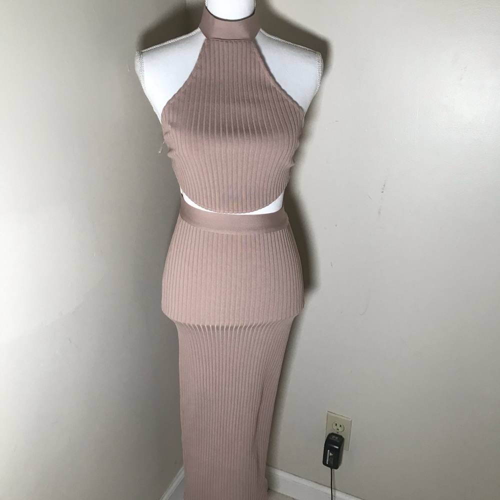 2-Piece Rose Crop & Ribbed Skirt